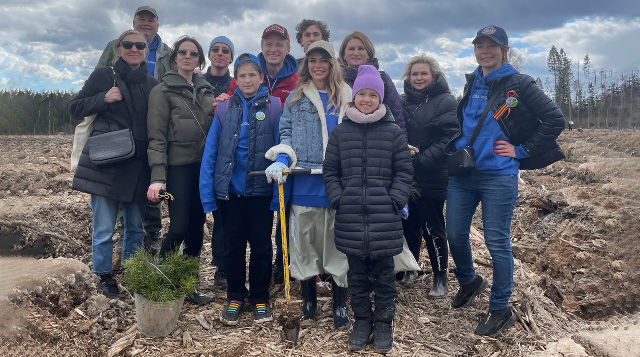 Волонтеры «Газпром-Медиа Холдинга» посадили деревья в память о Великой Победе обложка