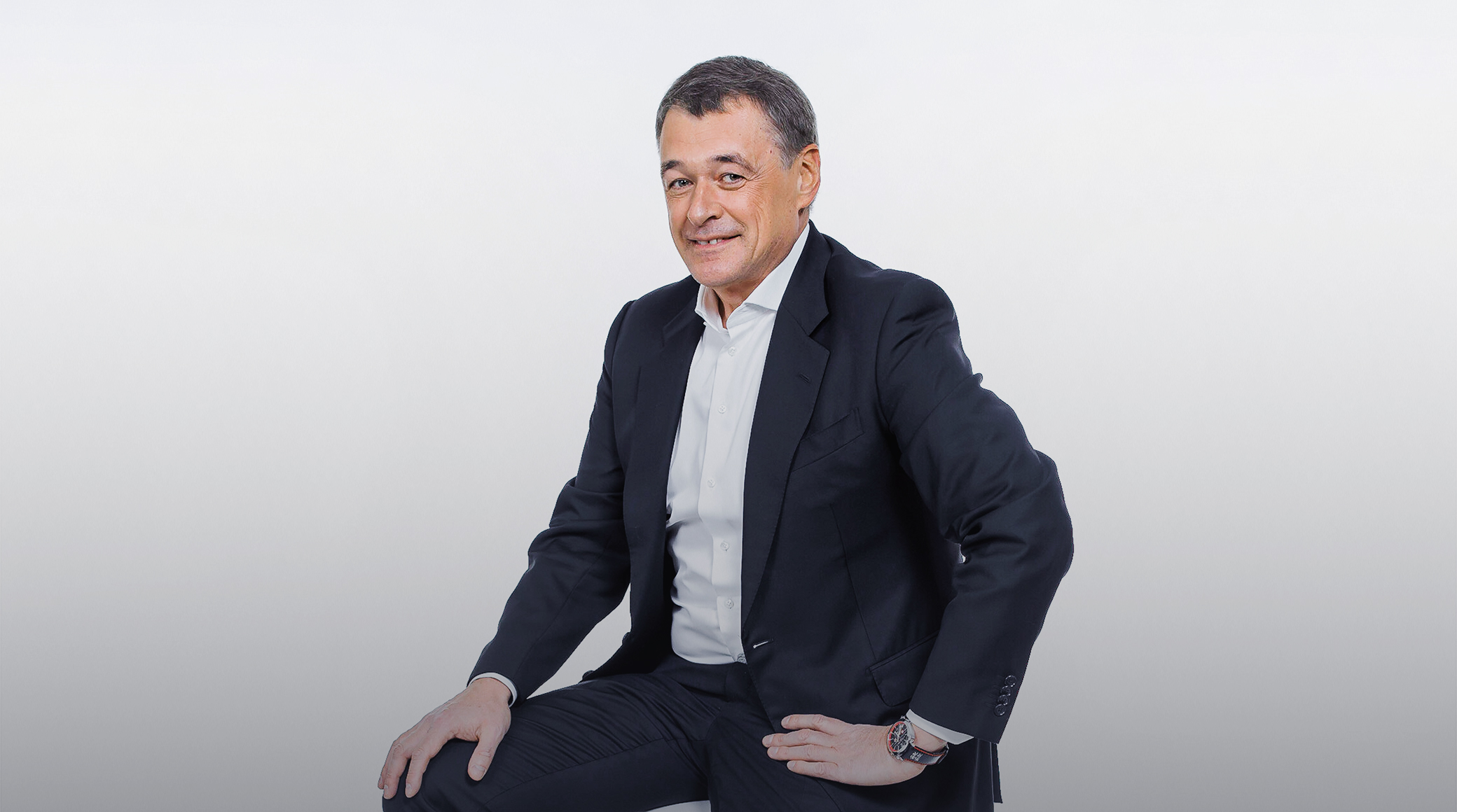 Президент ГПМ Радио Юрий Костин удостоен «Золотого Витязя» обложка