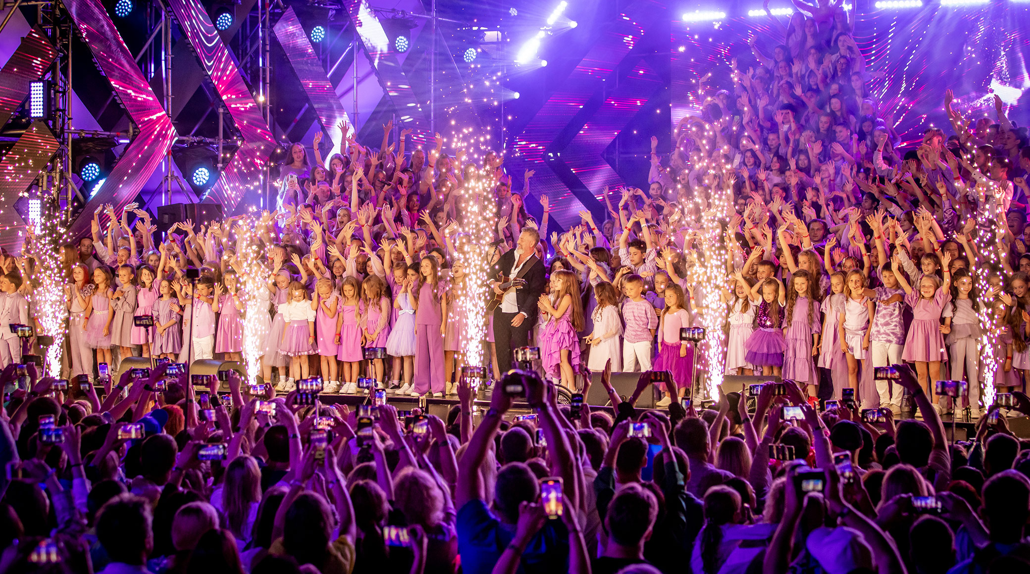 НТВ покажет гала-концерт III Музыкального образовательного форума AguTeens Fest обложка