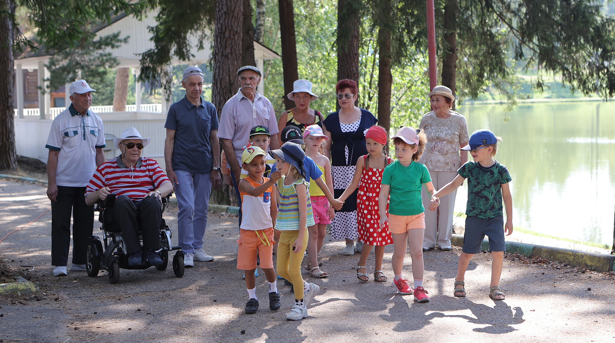 Телеканал НТВ приступил к съемкам новой программы «ДедСад» обложка