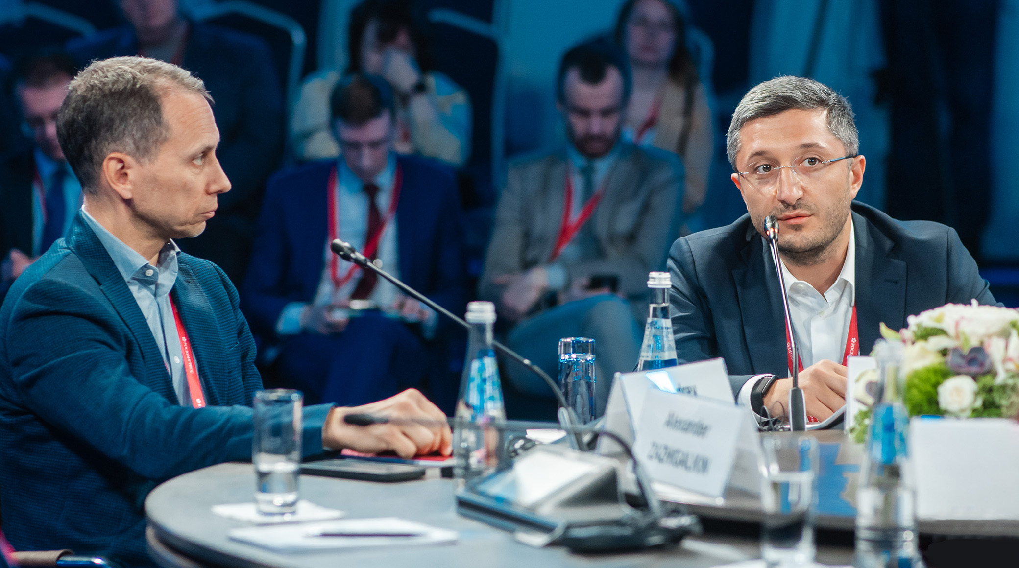 Инвестиция «Газпром-Медиа Холдинга»: из ботаников в очках — в звезды телешоу обложка