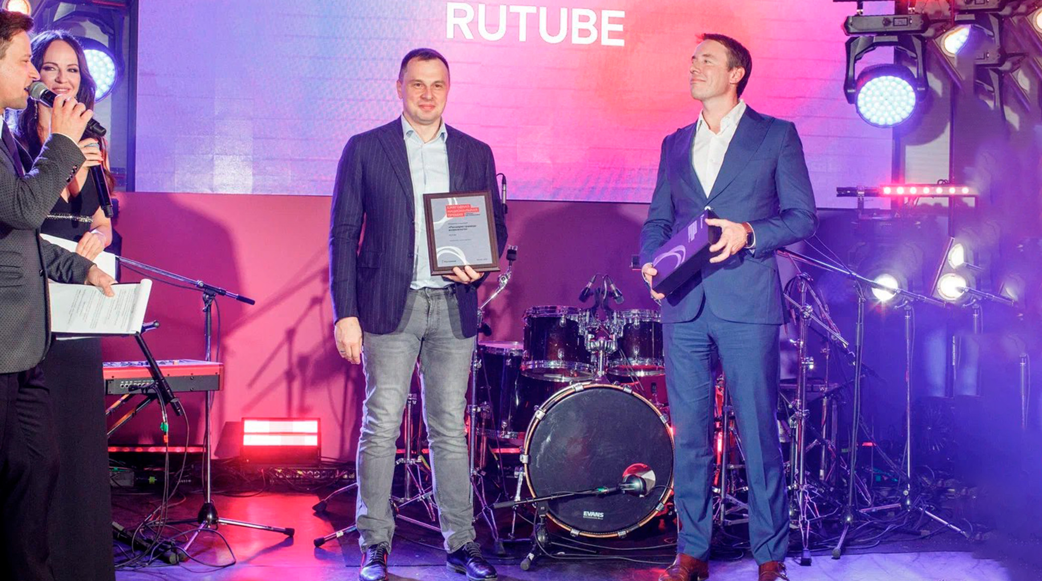 «Газпром-Медиа Холдинг» поздравляет RUTUBE с премией «Бизнес как искусство» обложка