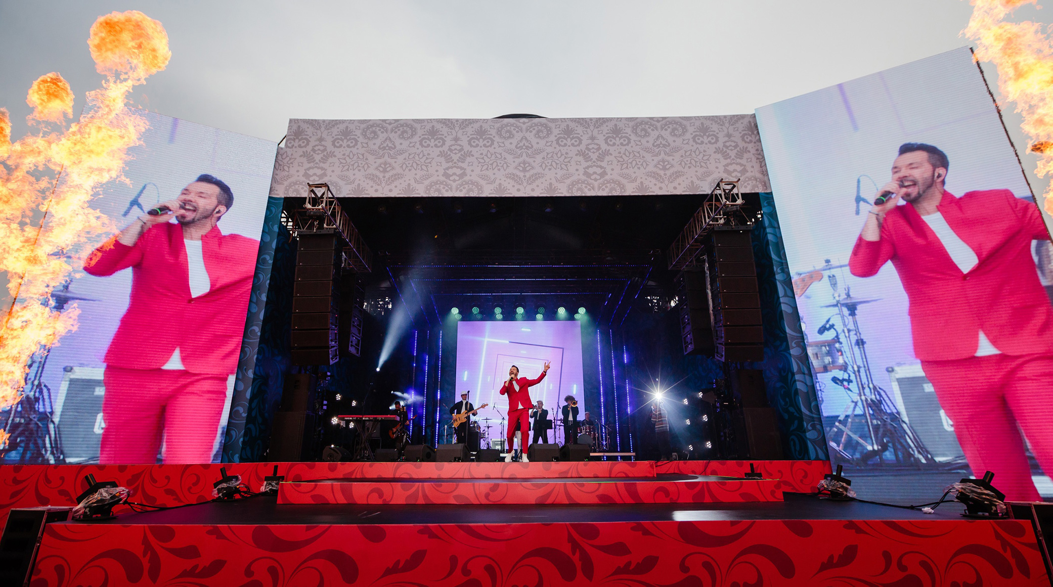 На мероприятии в Москве с участием YAPPY Truck собралось свыше 15 тысяч человек обложка