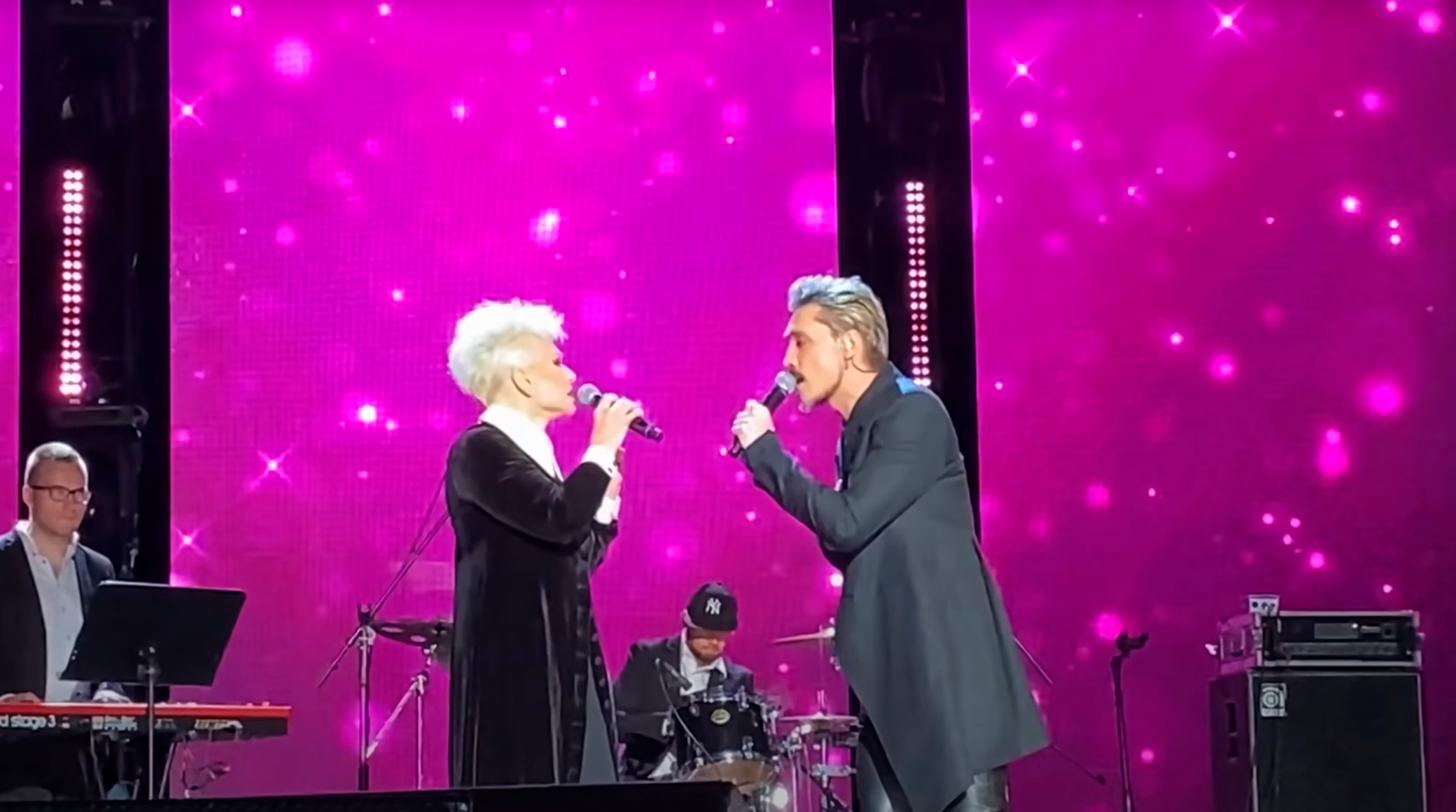 НТВ покажет концерт Ирины Понаровской обложка