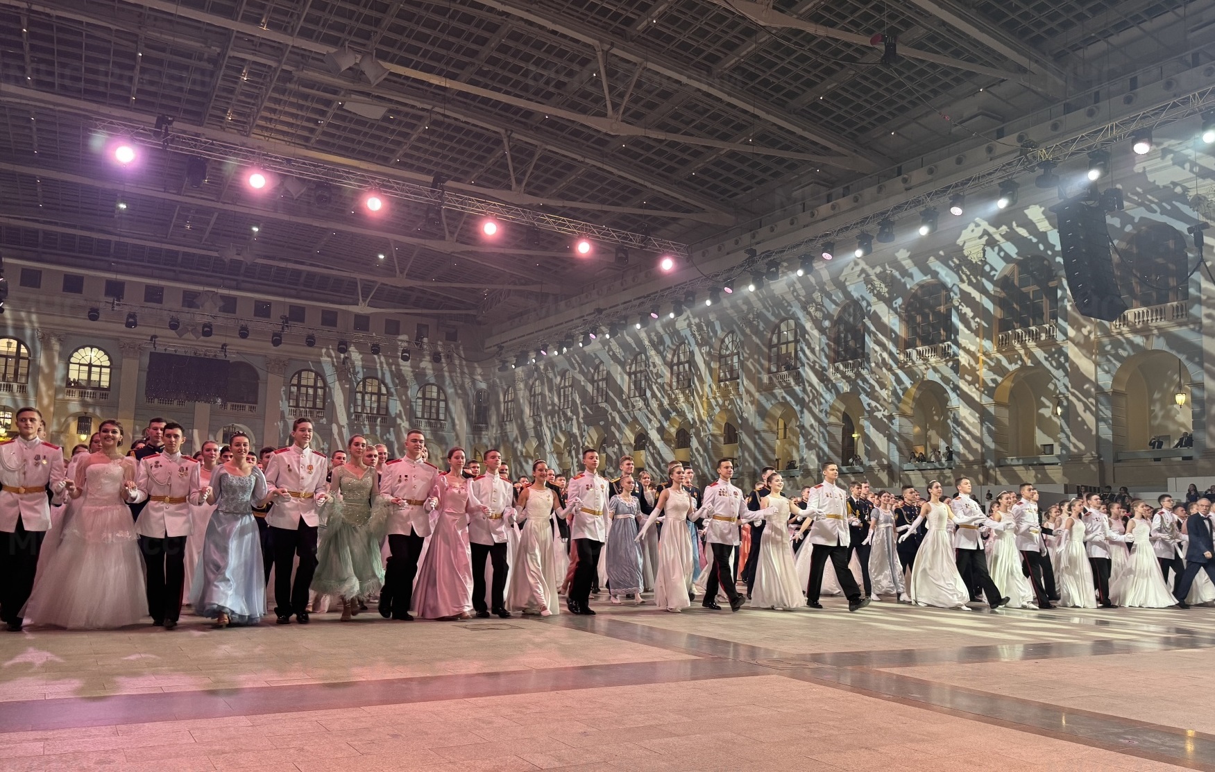 В Москве прошел VIII Международный кремлевский благотворительный кадетский бал обложка