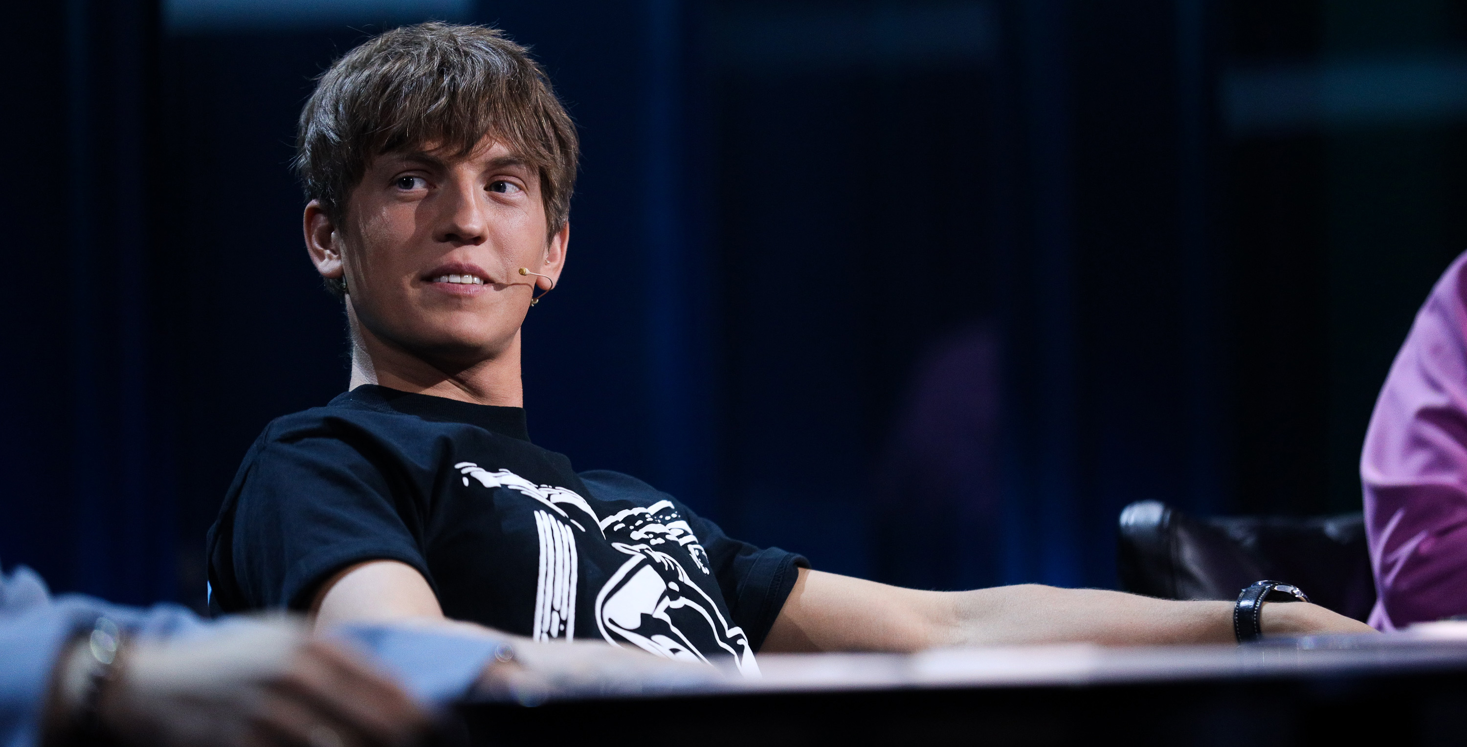 Алексей Щербаков станет новым наставником стендап-шоу «Открытый микрофон» на ТНТ обложка