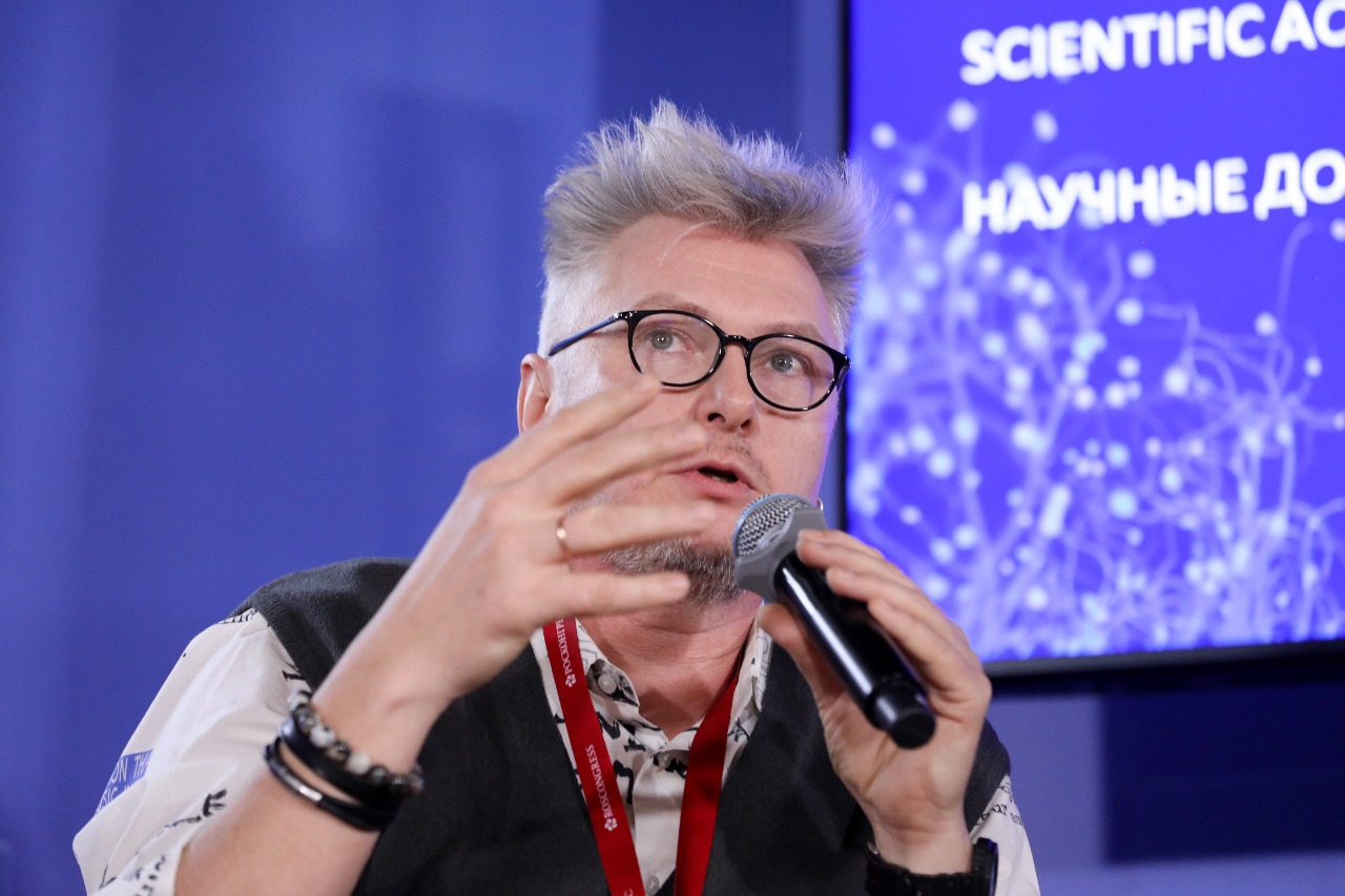 Георгий Рюмин рассказал о влиянии научной фантастики на популяризацию образа ученого обложка