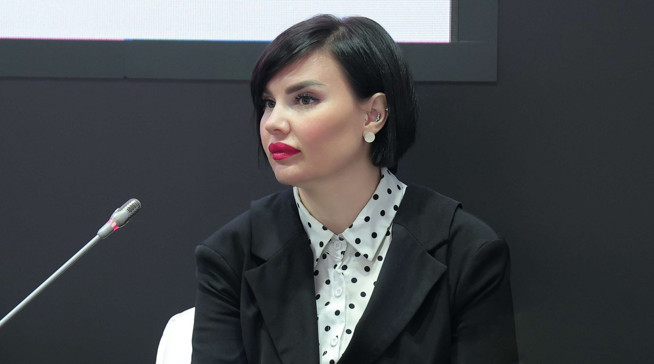 86 премьер за 11 месяцев: Анна Годунова о борьбе за внимание и механизмах продвижения на ТНТ обложка