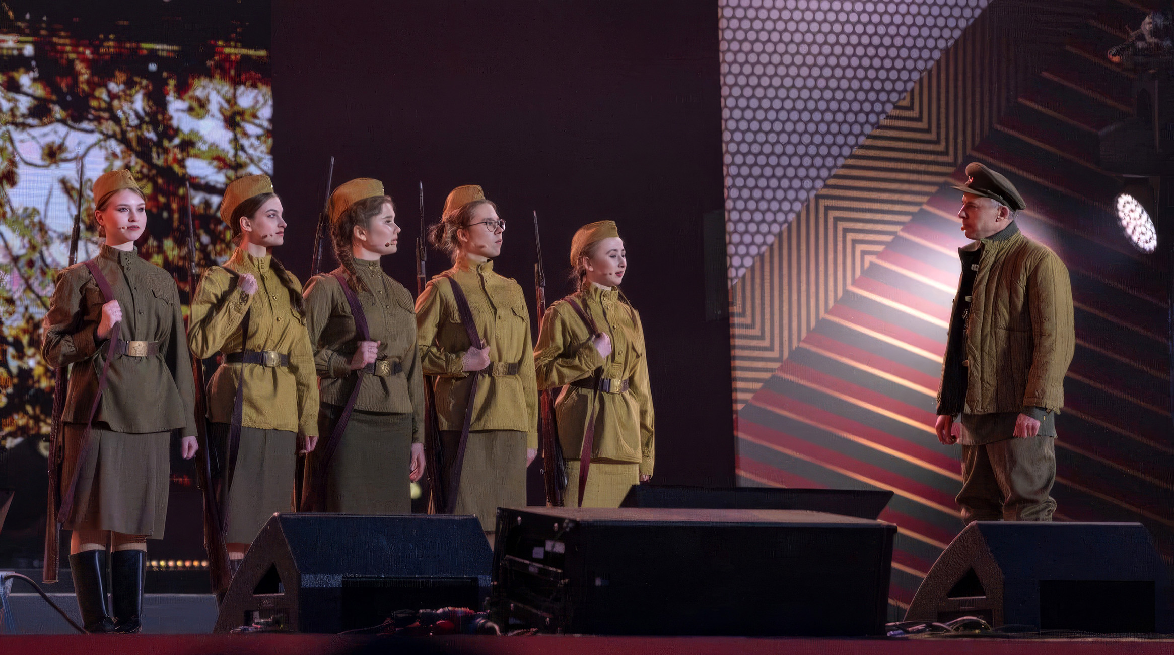 «Новые грани Победы»: «Авторадио» и Минобороны представили спектакль ко Дню Победы обложка