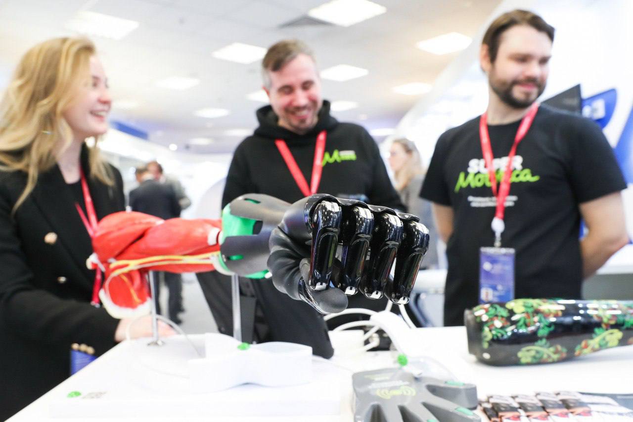 «Газпром-Медиа Холдинг» — информационный партнер Форума будущих технологий-2025 обложка