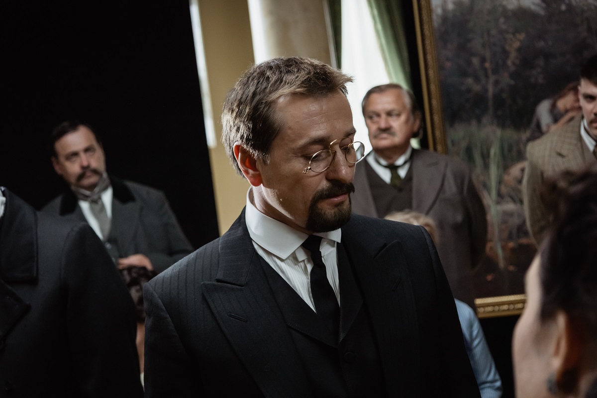 Исторический детектив «Плевако» с Сергеем Безруковым выйдет в онлайн-кинотеатре PREMIER 7 ноября обложка