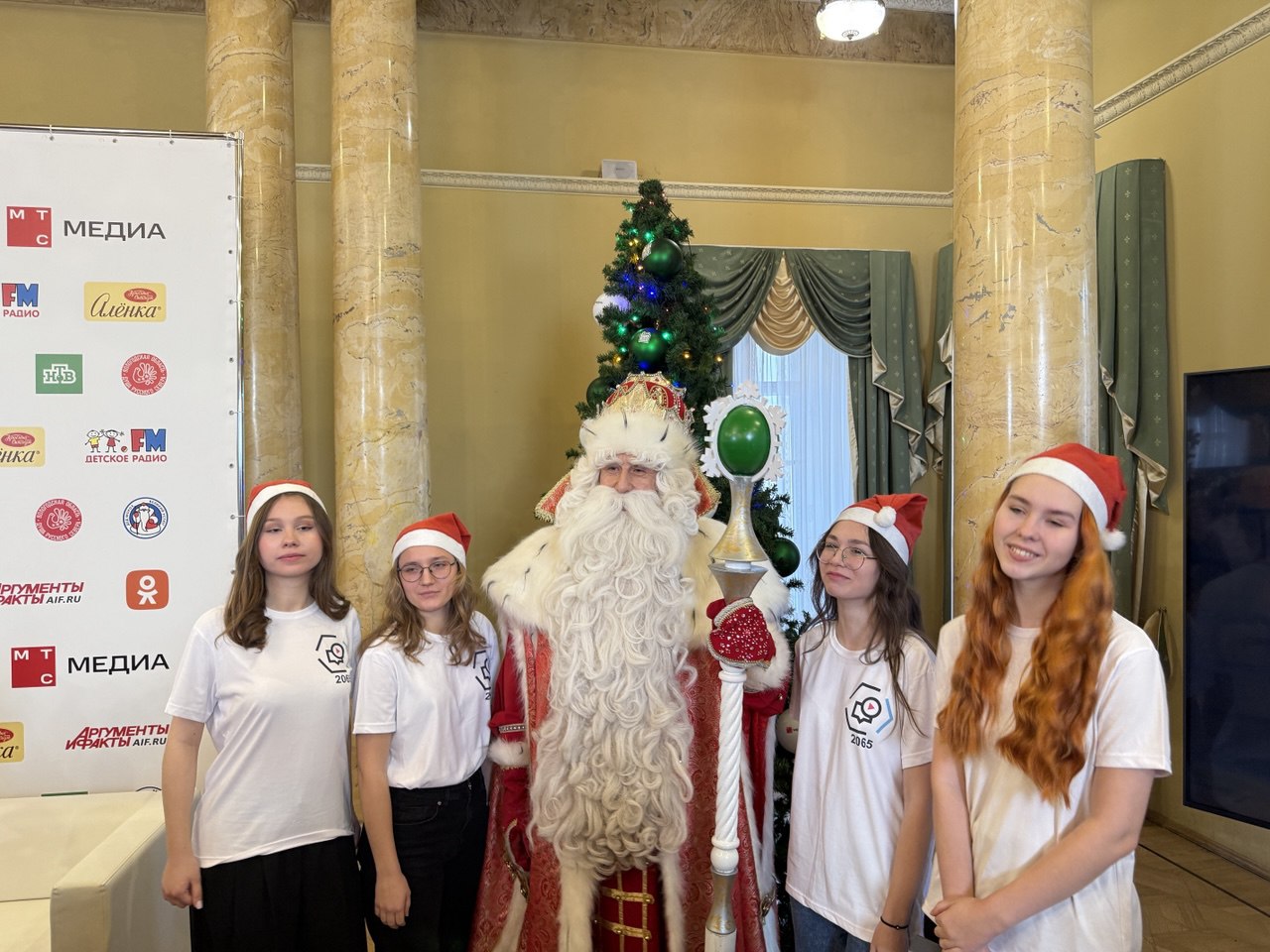 Победители конкурса «Особые таланты» побывали в офисе ГПМ КИТ, а ученики медиакласса — на пресс-конференции с Дедом Морозом обложка