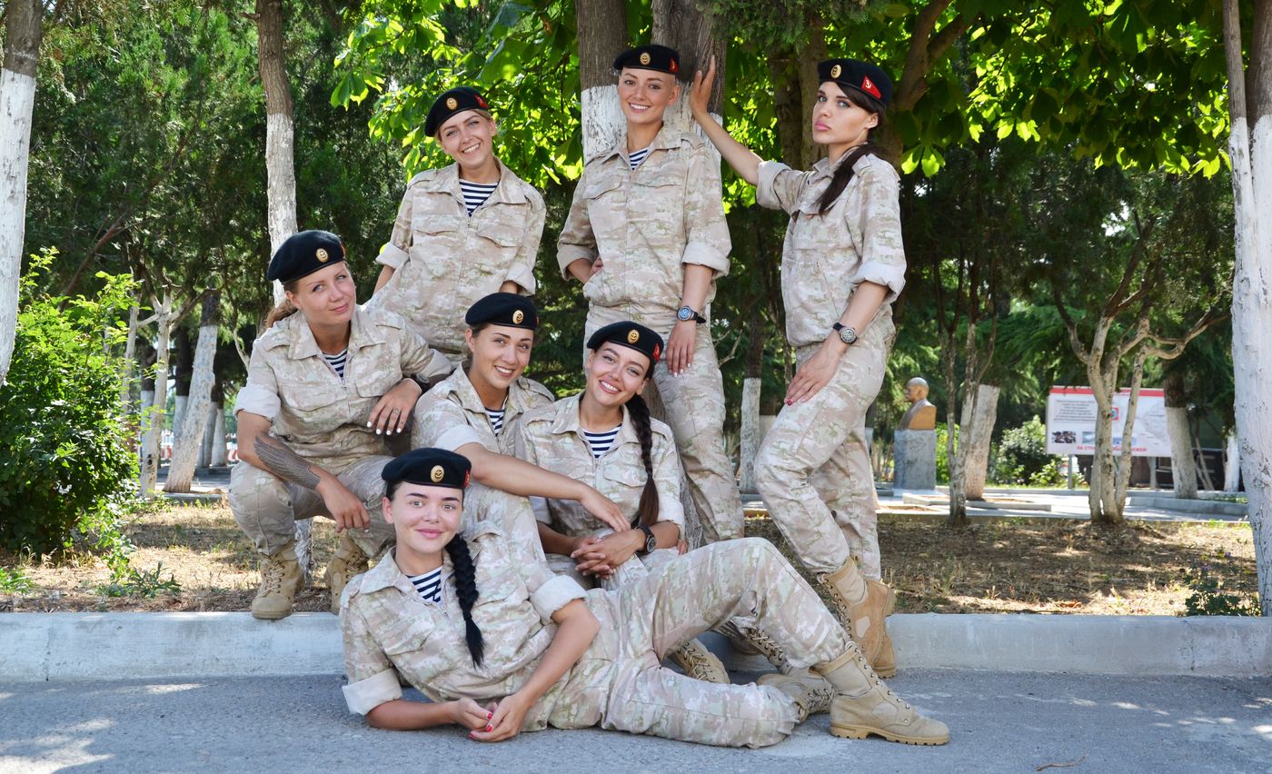 ТНТ4 превратит реалити-шоу «Солдатки» в полноценный сериал обложка