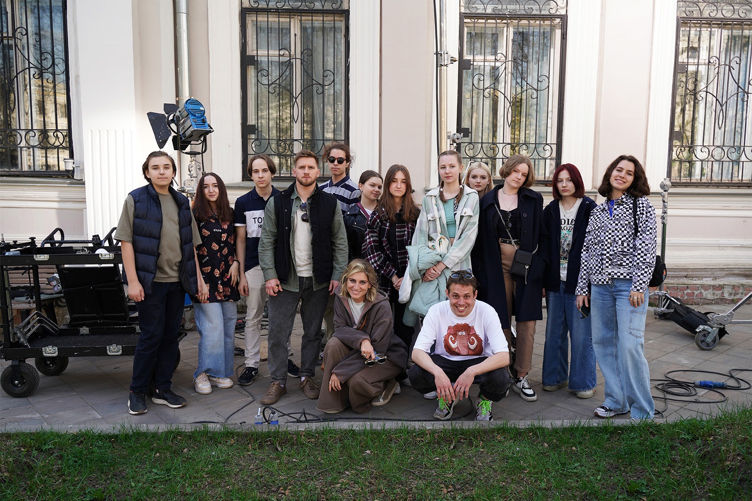 ТВ-3 провел образовательную экскурсию на съемки сериала для старшеклассников обложка