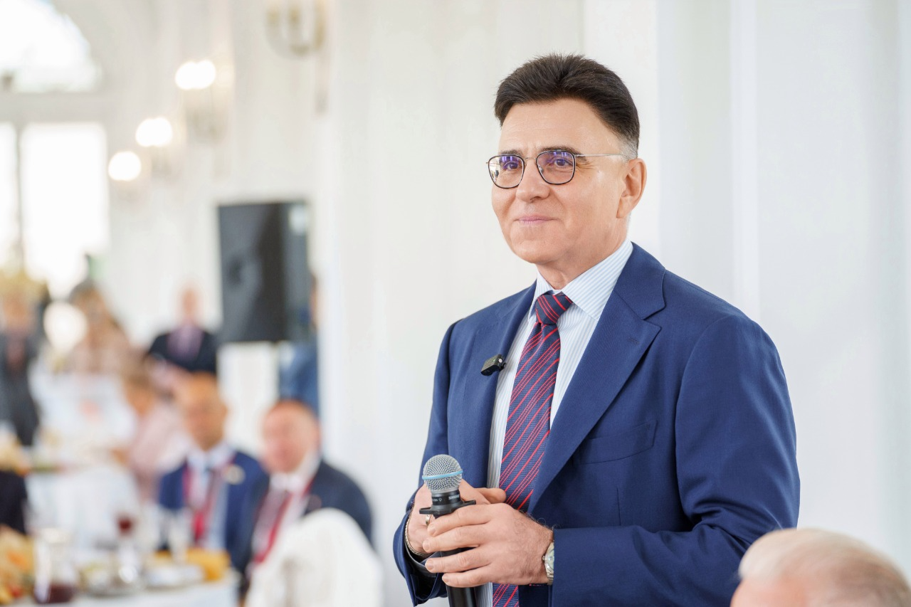 Александр Жаров заявил, что к концу года до 85% фильмов в прокате будут российскими превью