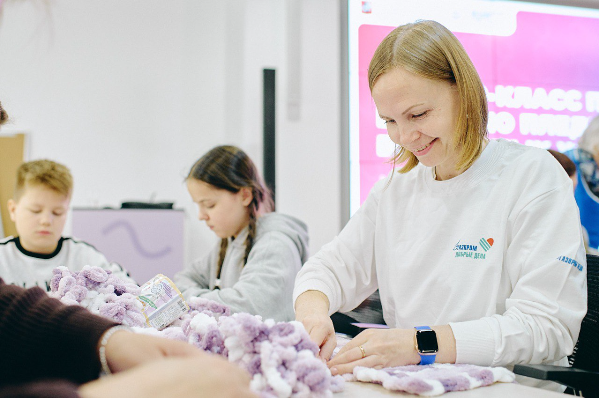 Волонтеры «Газпром-Медиа Холдинга» провели субботник и помогли приютам для животных превью