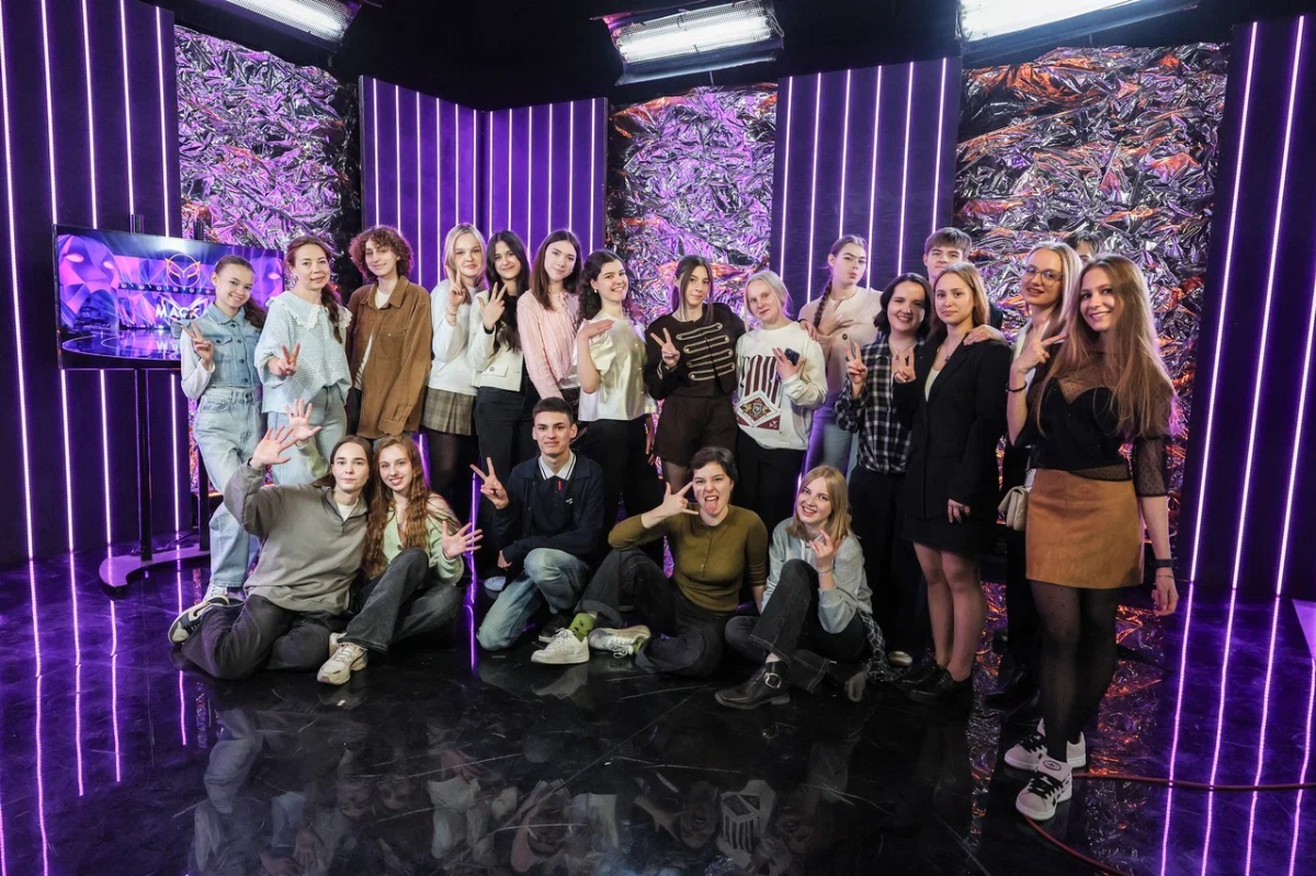 Школьники медиакласса и студенты киноколледжа побывали на съемках седьмого сезона шоу «Маска» превью