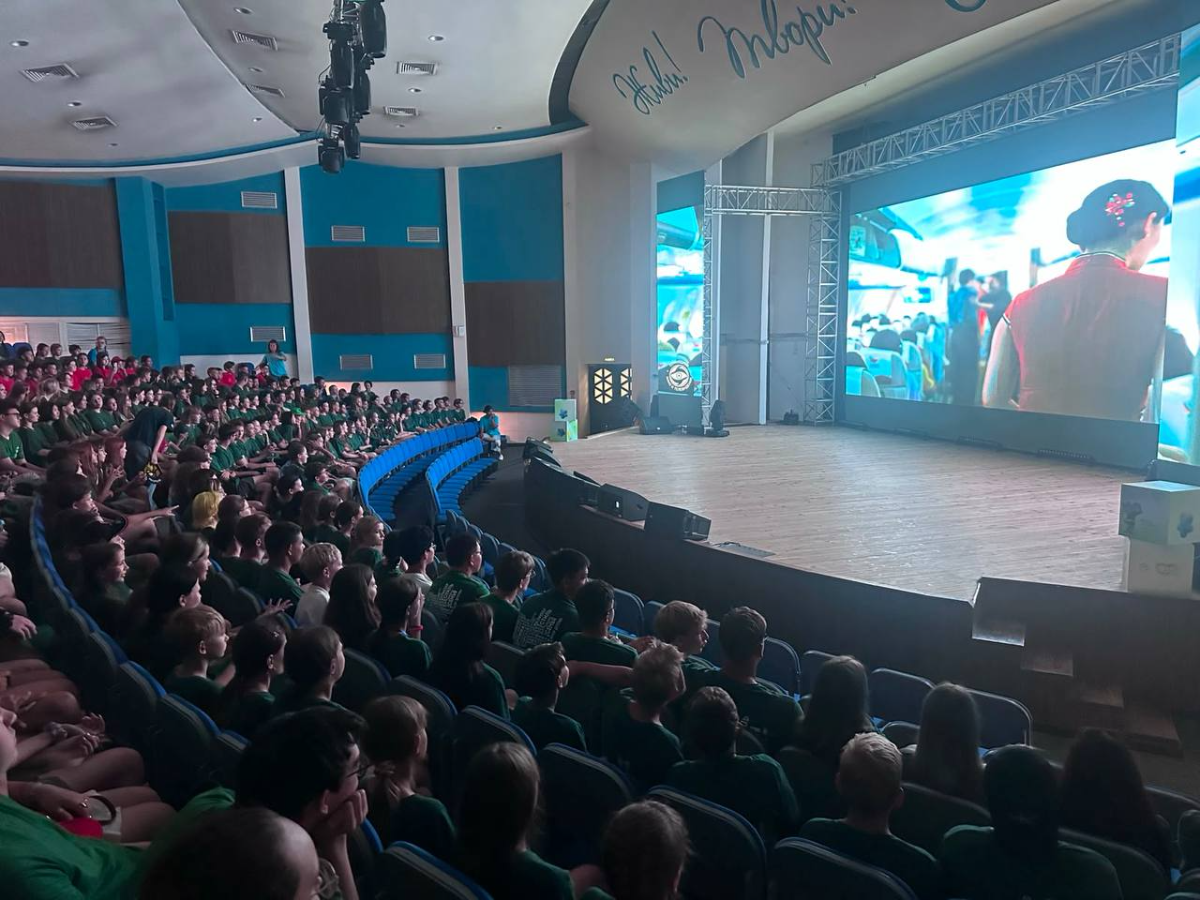 В ВДЦ «Океан» прошел показ вдохновляющего фильма «Ненормальный» превью
